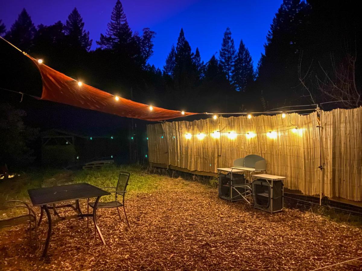 Glamping In The Redwoods With A Hot Tub! Hotell Garberville Eksteriør bilde