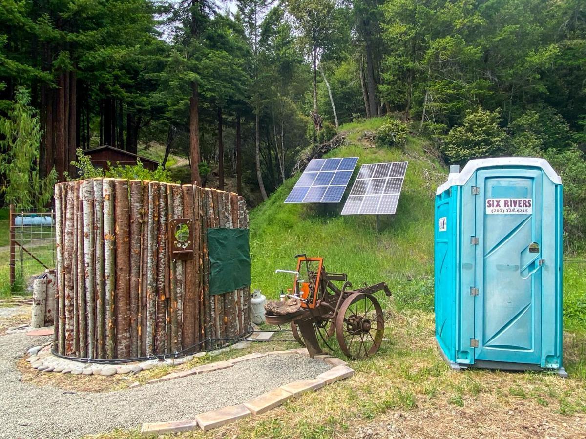 Glamping In The Redwoods With A Hot Tub! Hotell Garberville Eksteriør bilde